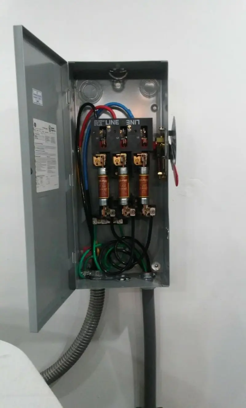 Three-phase disconnect switch installed for Electrical Wiring & Rewiring in Uhrichsville